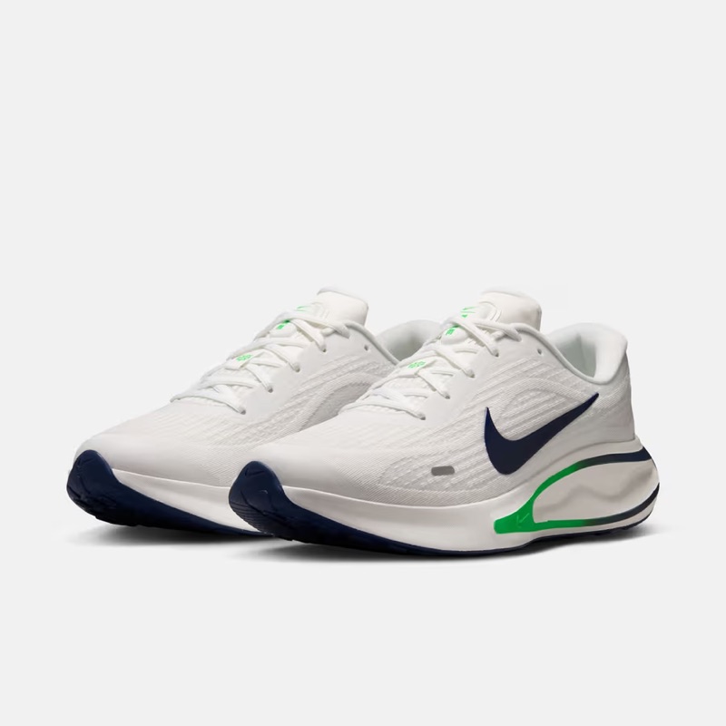Photo of a white running shoe, the input for Shoe AI